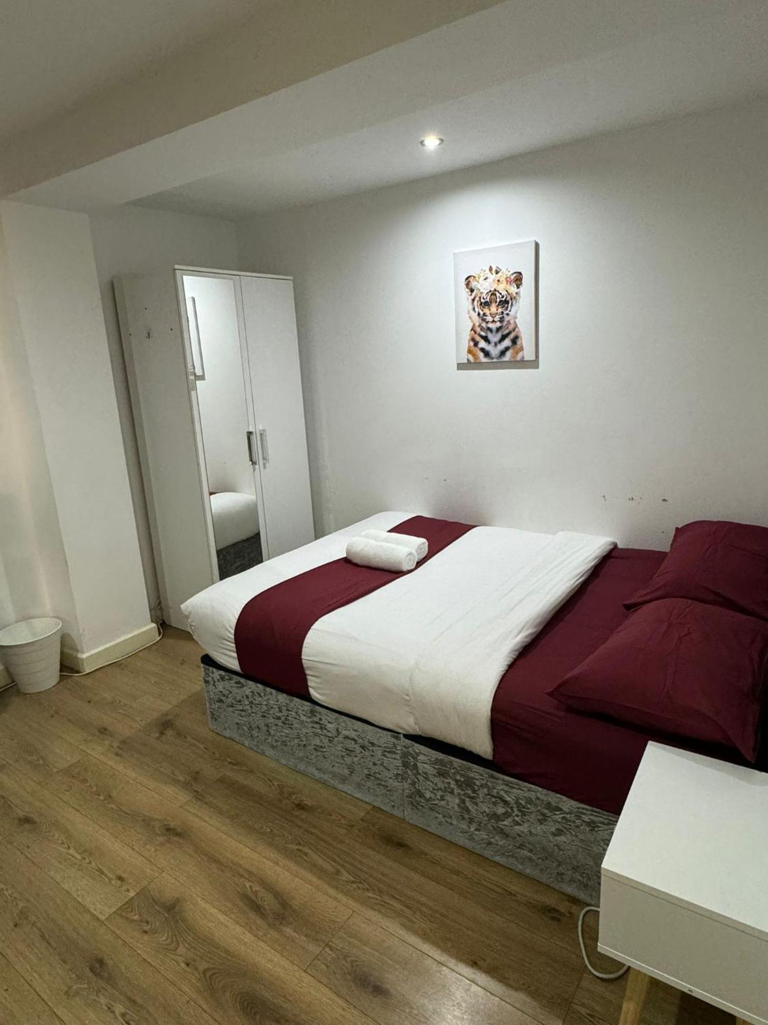 Cozy Two Bedroom Apartment Sleeps 6 Near Camden Market Hw10 Londyn Zewnętrze zdjęcie